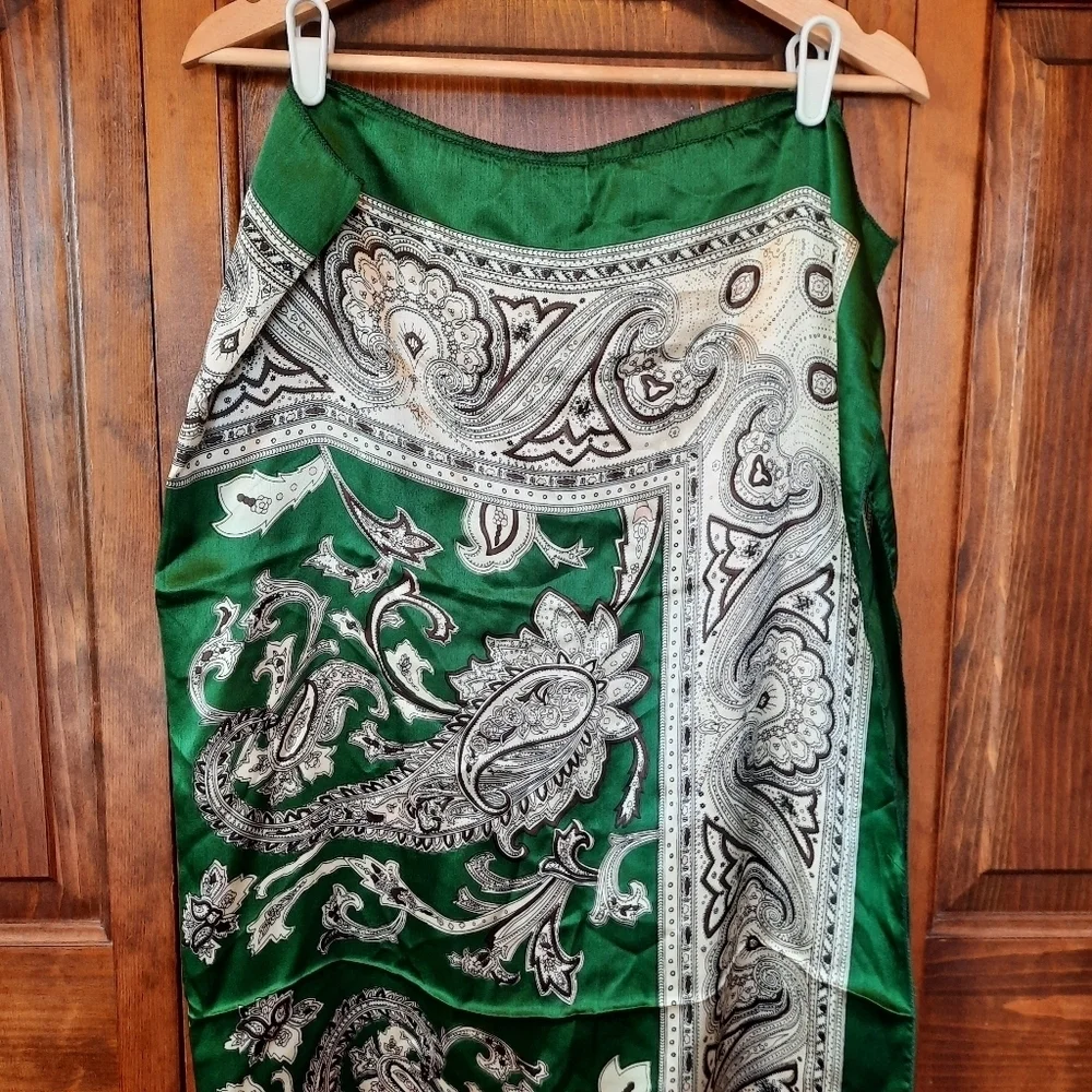 Vintage 100% Thai Silk Dark Green Brown Paisley Print Patterned Scarf